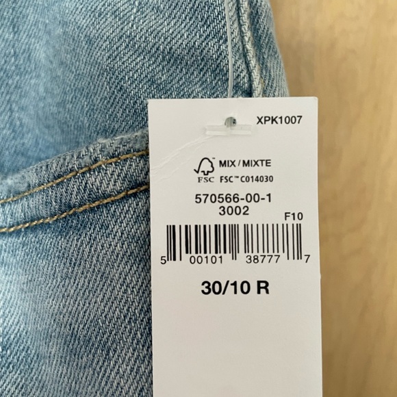 GAP NWT  70’s Flare High Rise, blue jeans, size 30/10R - Picture 4 of 6